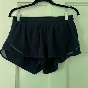 Lululemon navy hotty hot shorts 2.5”